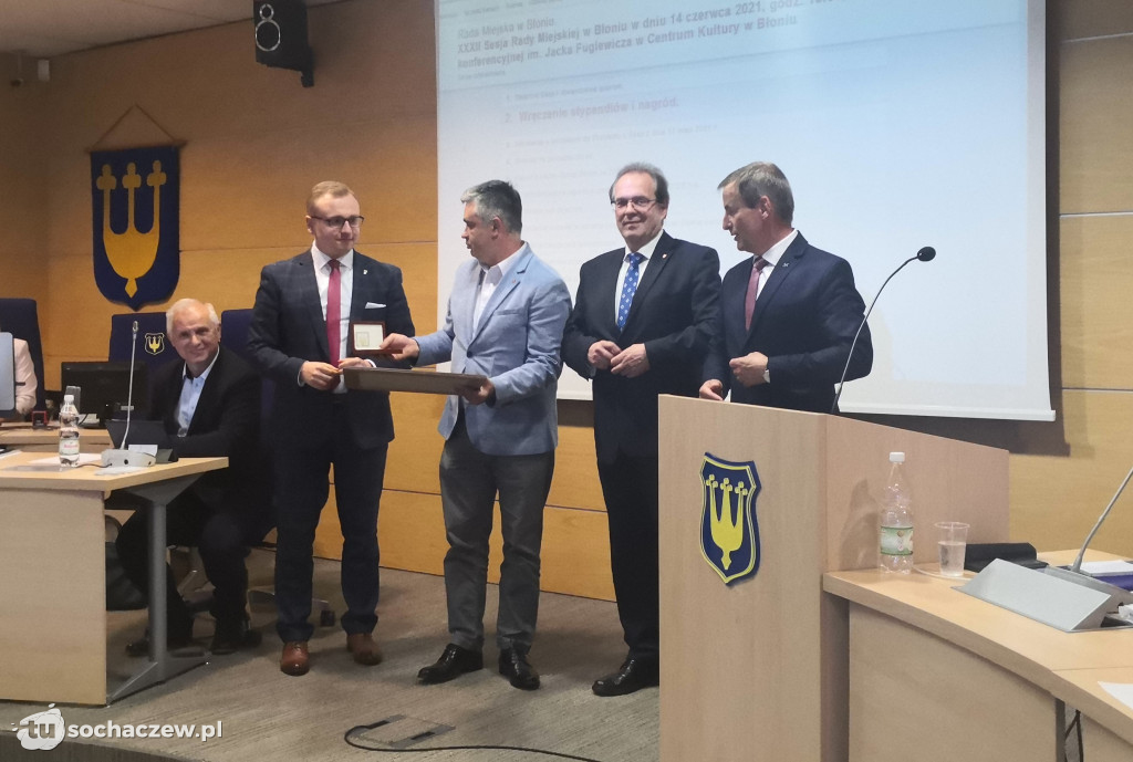 Burmistrz Błonia z absolutorium