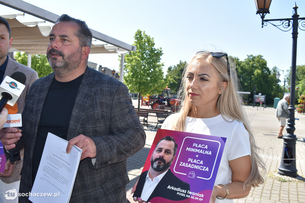 Konferencja Iwaniaka na pl. Kościuszki