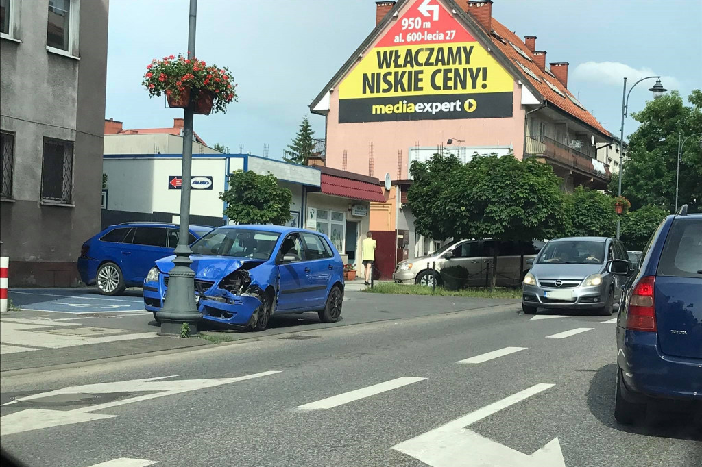 Zderzenie samochodów na Warszawskiej