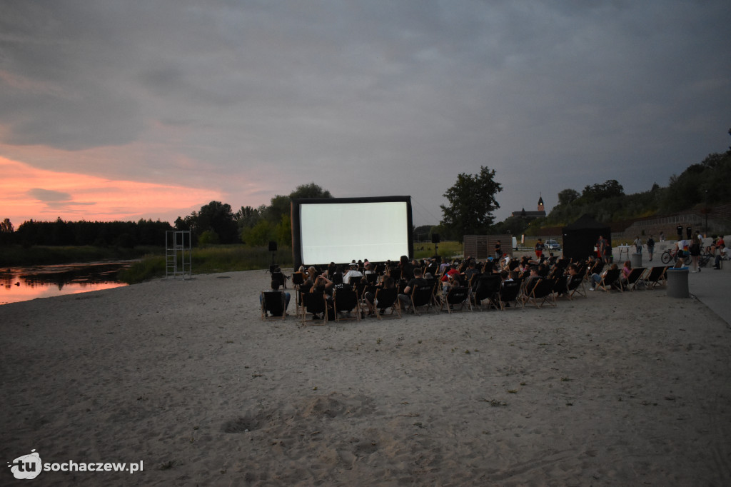 Kino Letnie 2021. Tłumy nad Bzurą