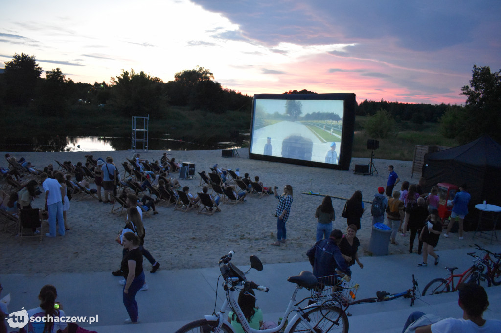 Kino Letnie 2021. Tłumy nad Bzurą