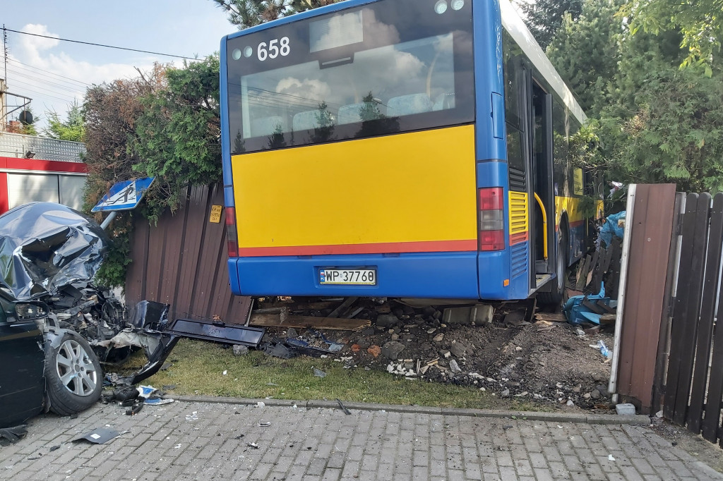 Poważny wypadek autobusu pod Płockiem