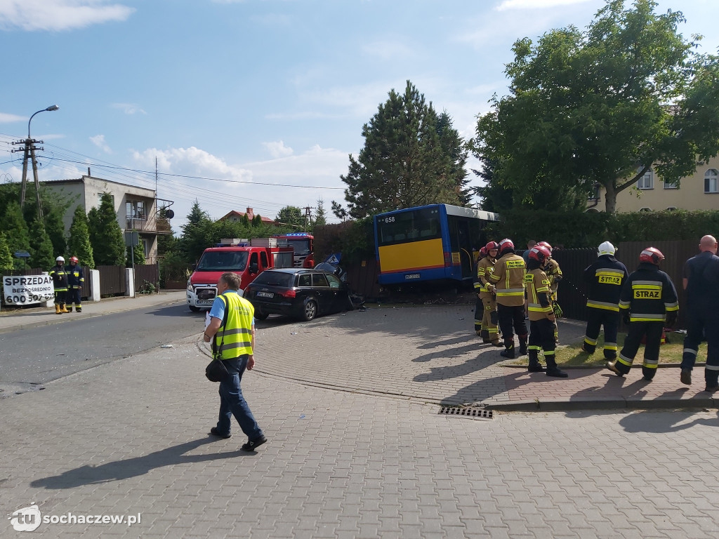 Poważny wypadek autobusu pod Płockiem