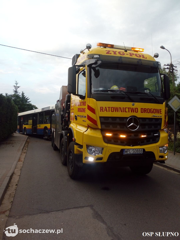 Poważny wypadek autobusu pod Płockiem