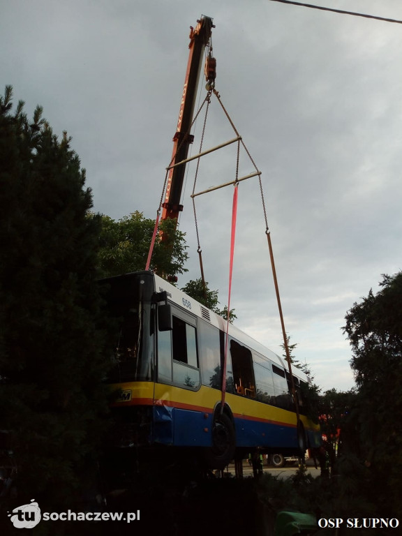 Poważny wypadek autobusu pod Płockiem