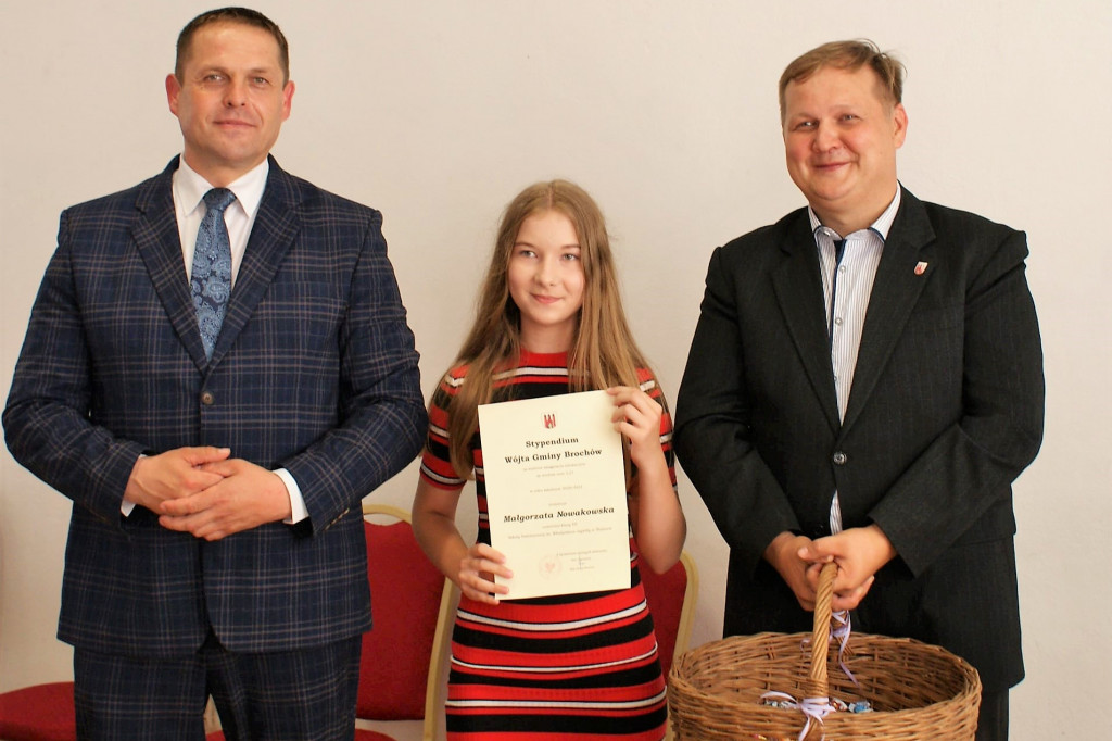 Brochów wręczenie stypendiów wójta