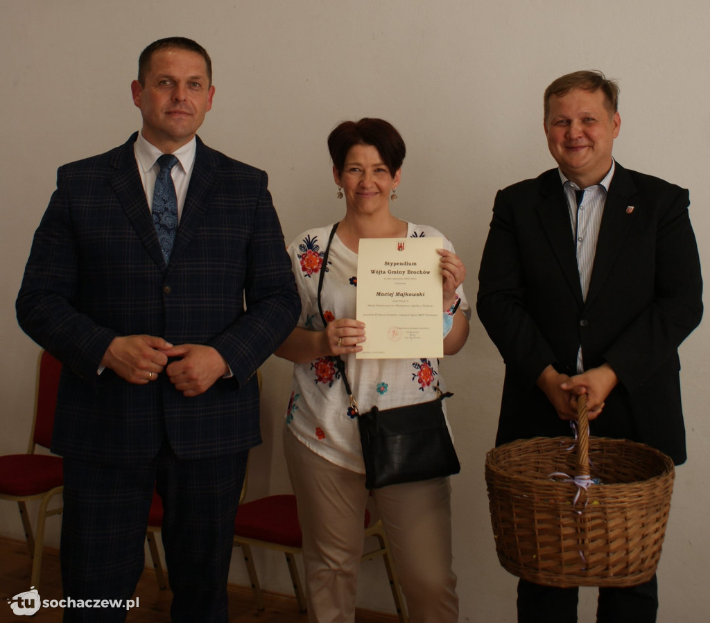 Brochów wręczenie stypendiów wójta