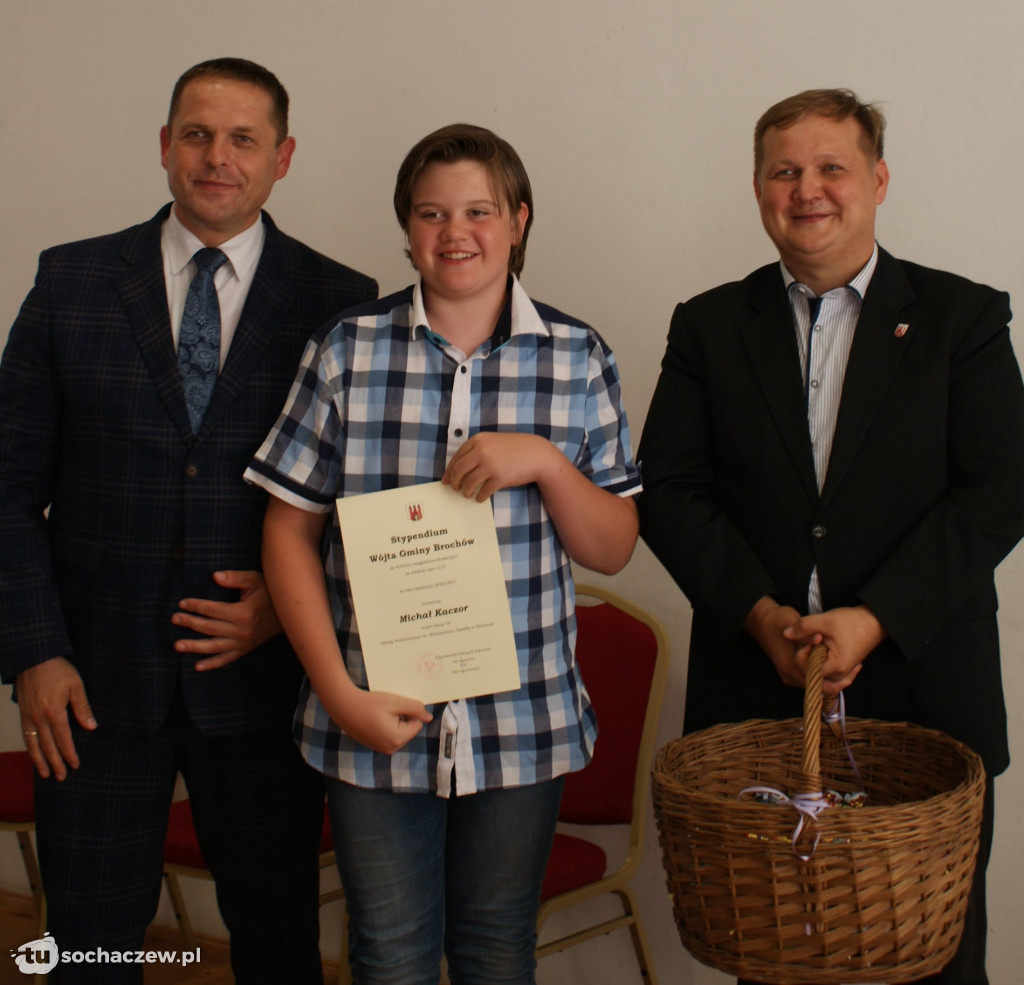 Brochów wręczenie stypendiów wójta