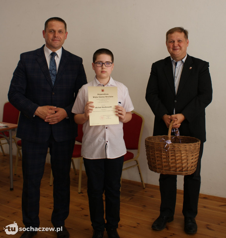 Brochów wręczenie stypendiów wójta