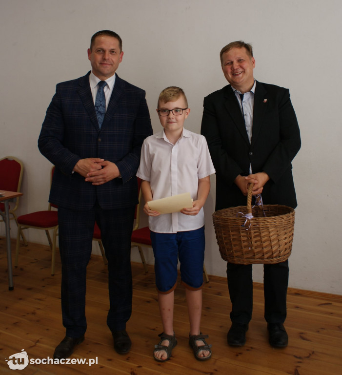 Brochów wręczenie stypendiów wójta