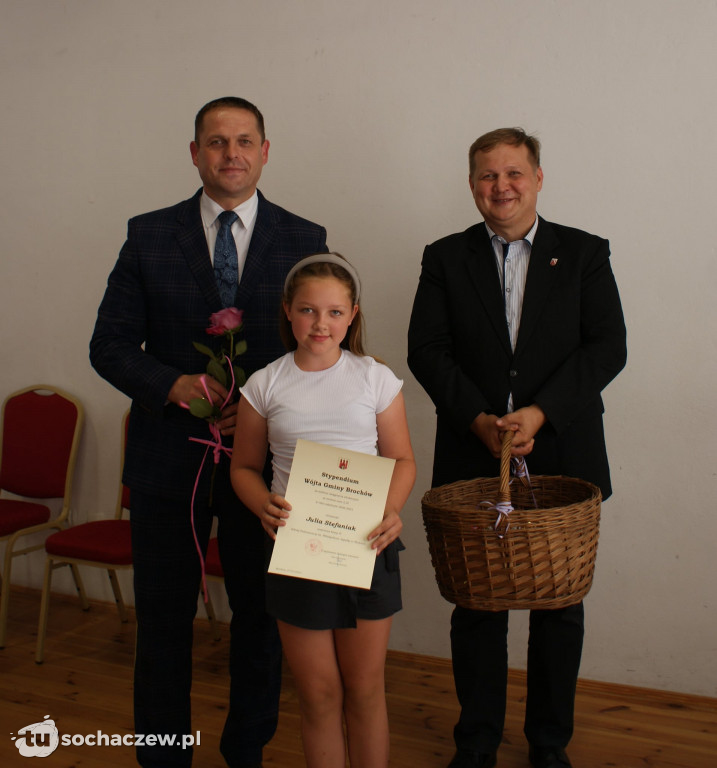 Brochów wręczenie stypendiów wójta