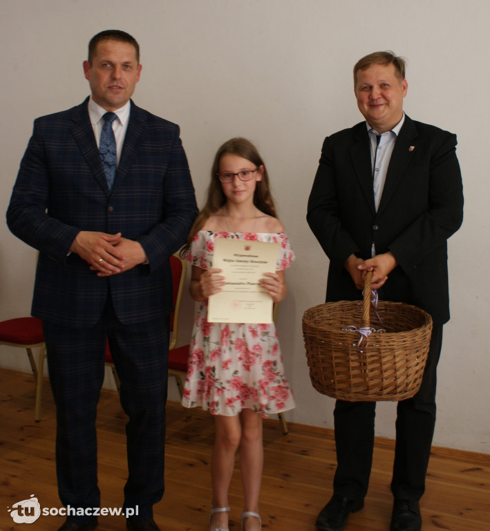 Brochów wręczenie stypendiów wójta