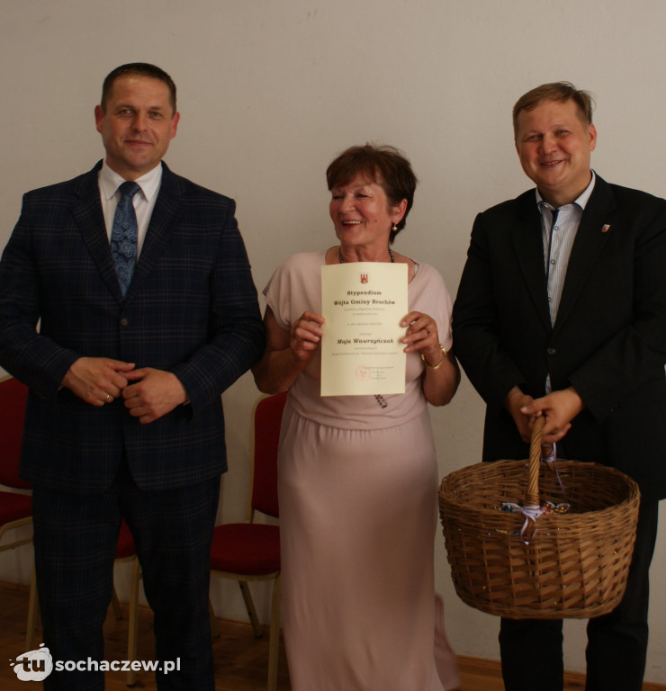 Brochów wręczenie stypendiów wójta