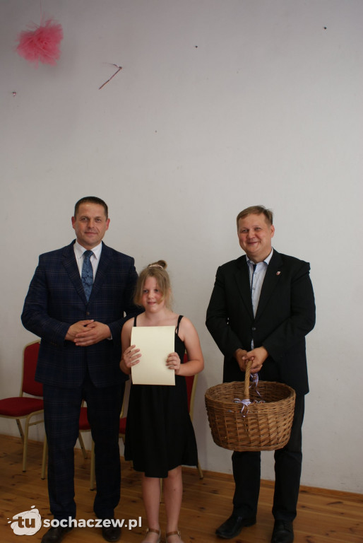 Brochów wręczenie stypendiów wójta