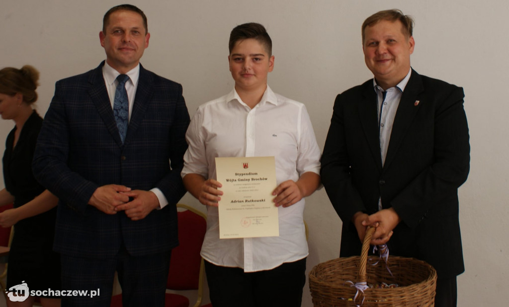 Brochów wręczenie stypendiów wójta
