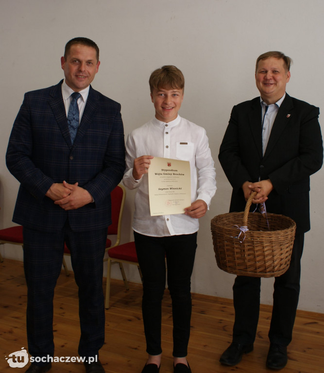 Brochów wręczenie stypendiów wójta