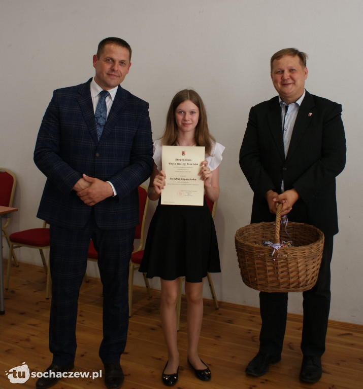 Brochów wręczenie stypendiów wójta