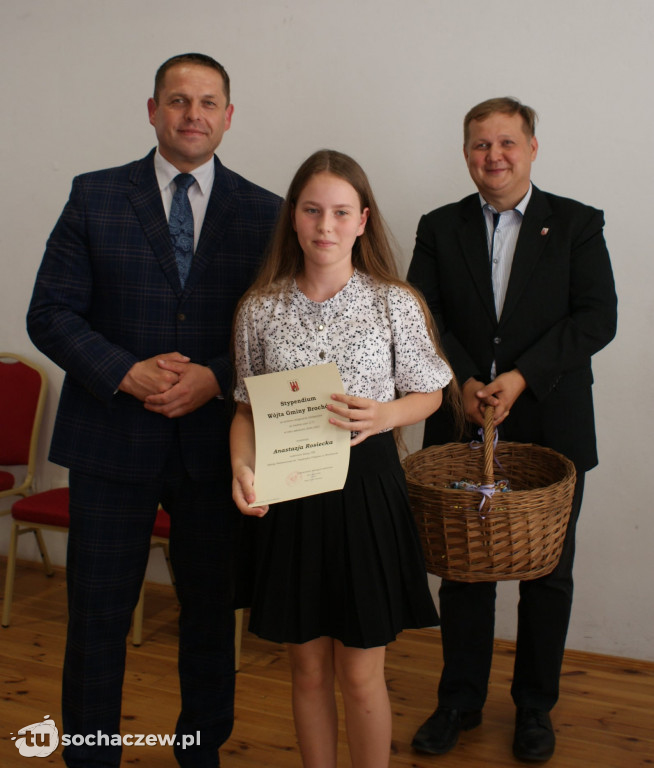 Brochów wręczenie stypendiów wójta