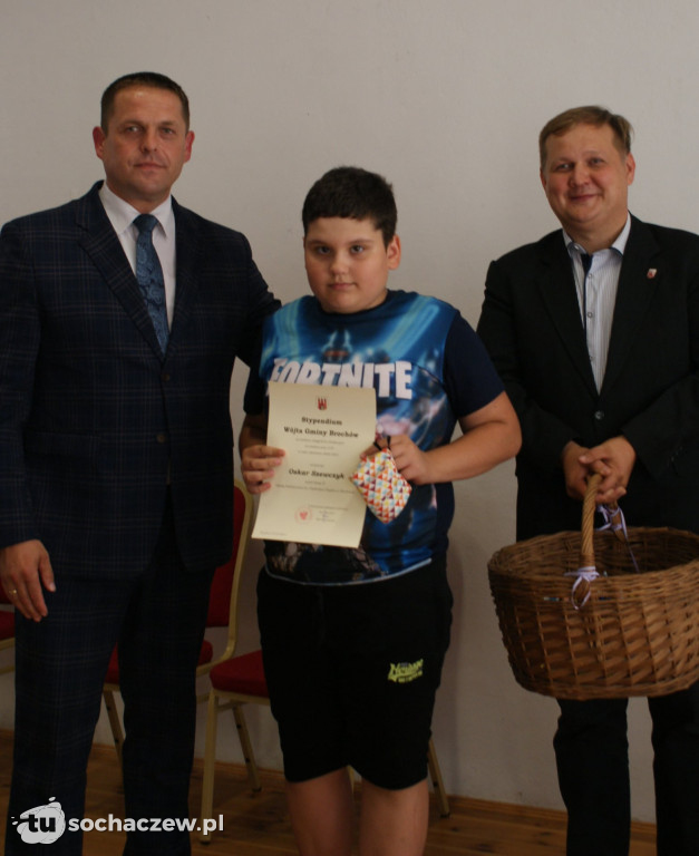 Brochów wręczenie stypendiów wójta