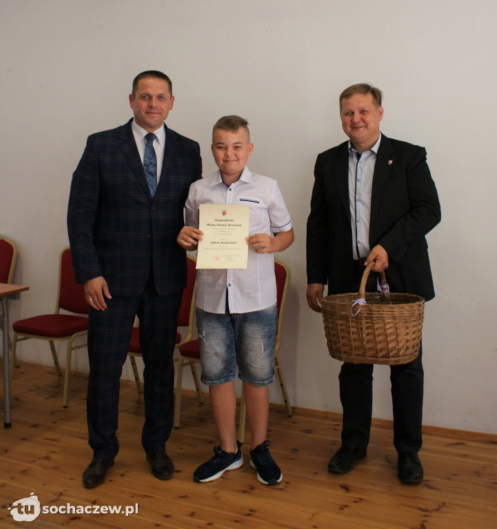 Brochów wręczenie stypendiów wójta