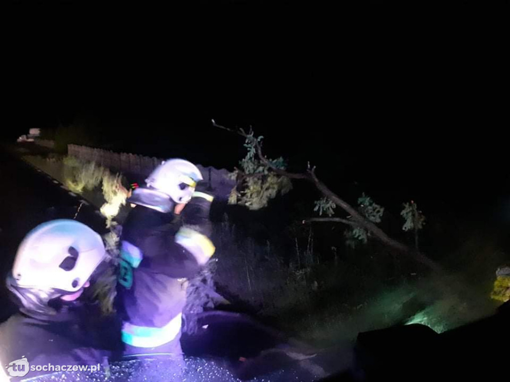 Strażacy walczą ze skutkami nocnej burzy