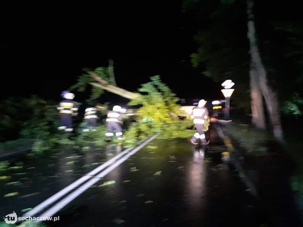 Strażacy walczą ze skutkami nocnej burzy