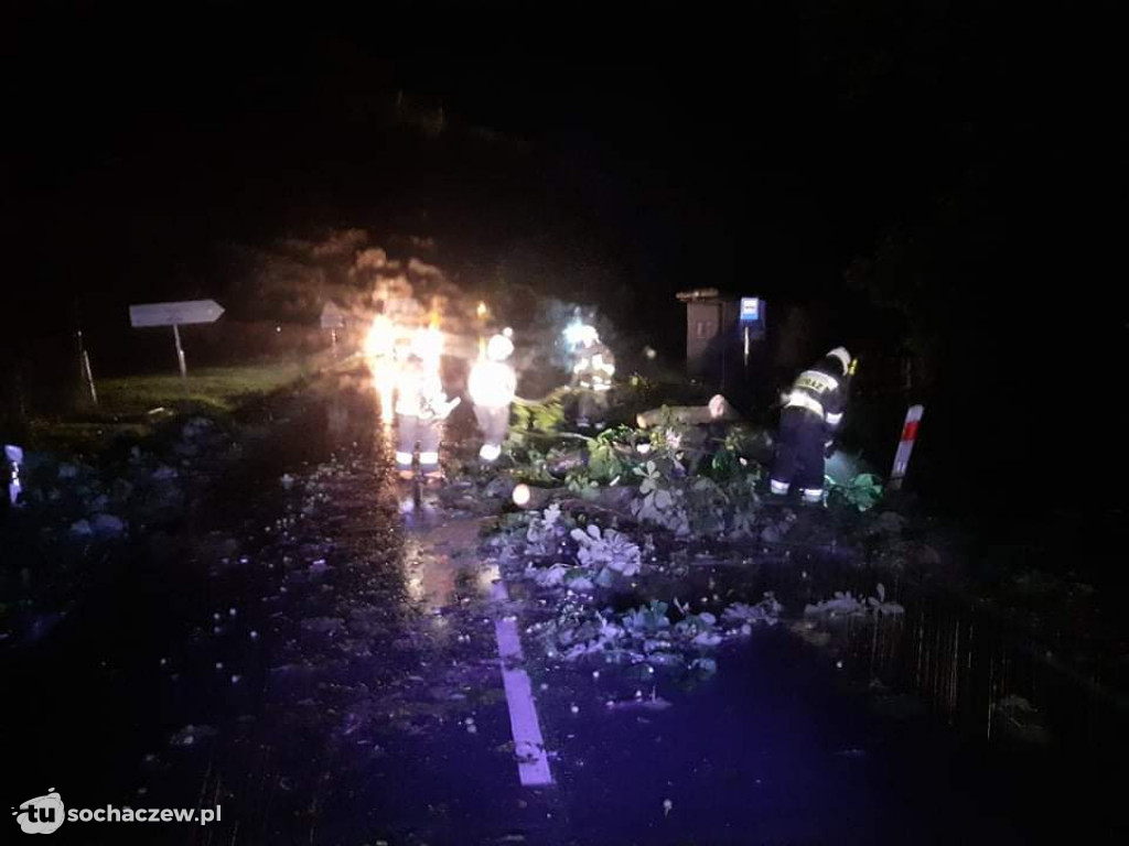 Strażacy walczą ze skutkami nocnej burzy