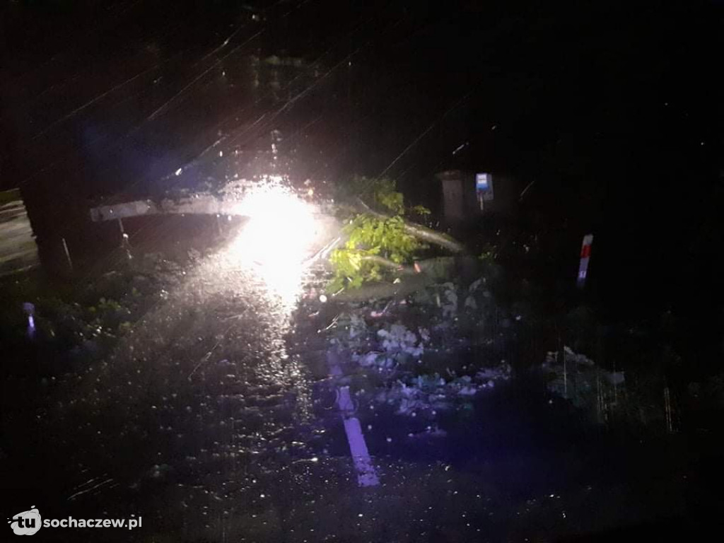 Strażacy walczą ze skutkami nocnej burzy