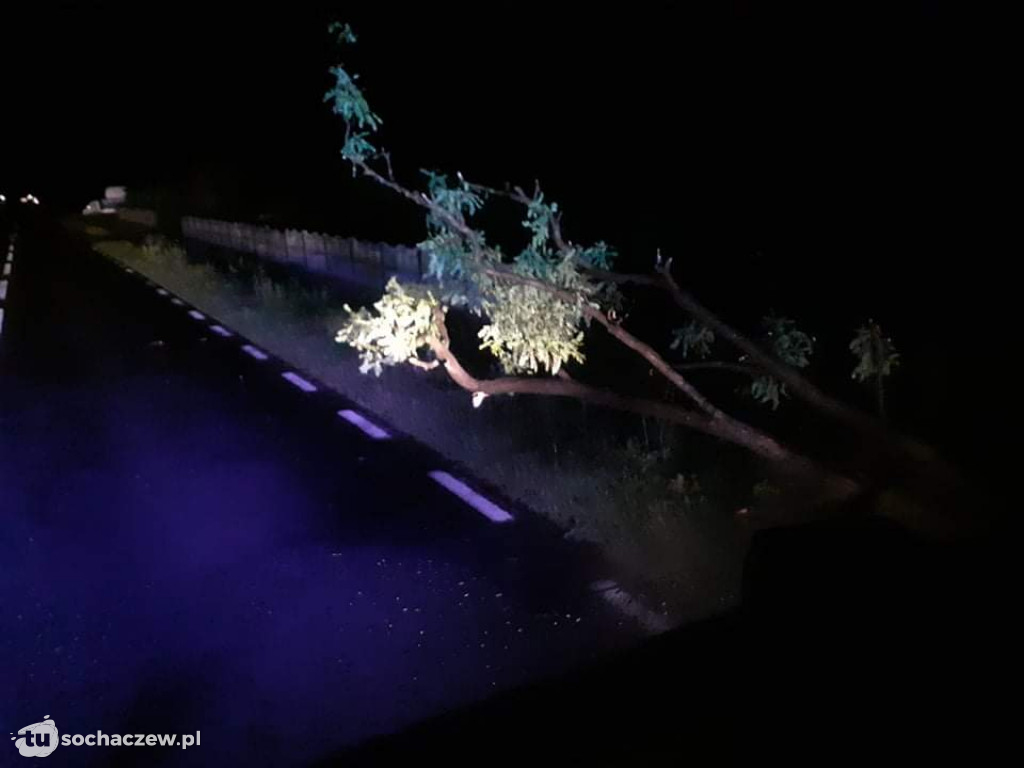 Strażacy walczą ze skutkami nocnej burzy