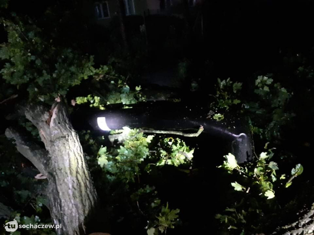 Strażacy walczą ze skutkami nocnej burzy