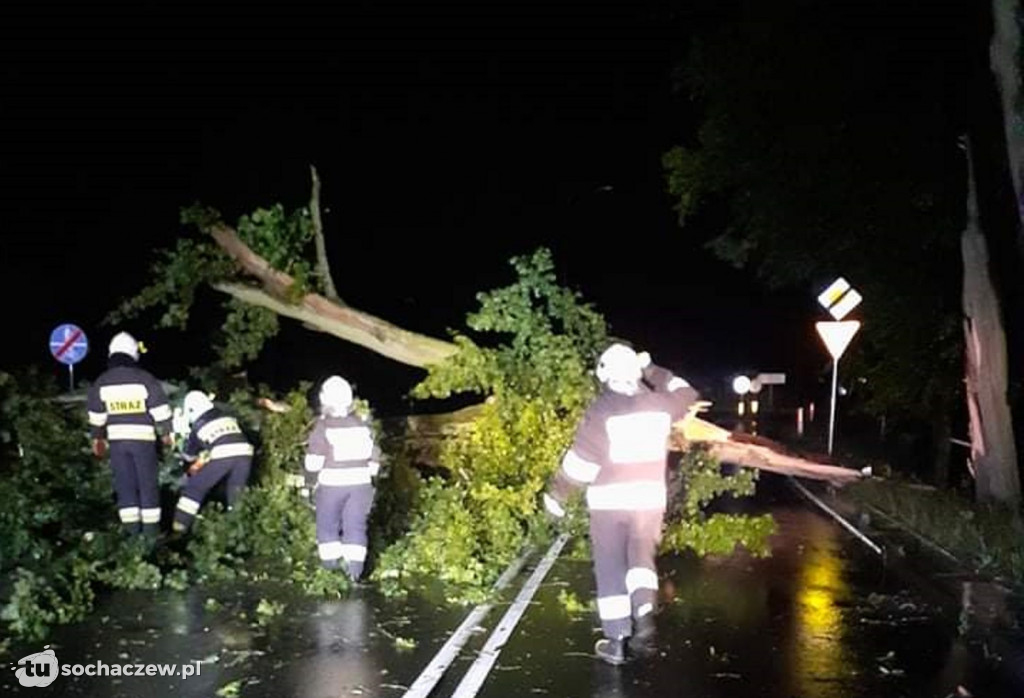 Strażacy walczą ze skutkami nocnej burzy