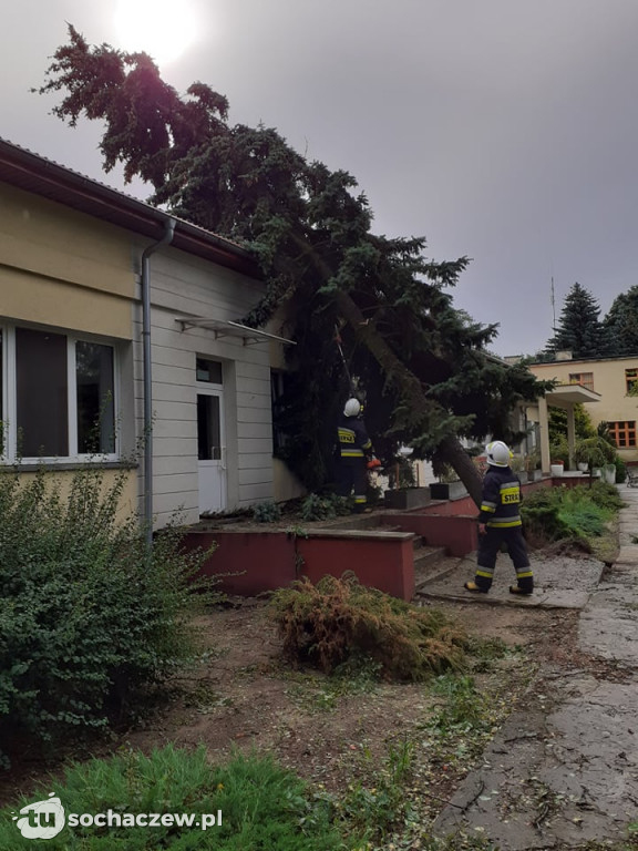 Strażacy walczą ze skutkami nocnej burzy