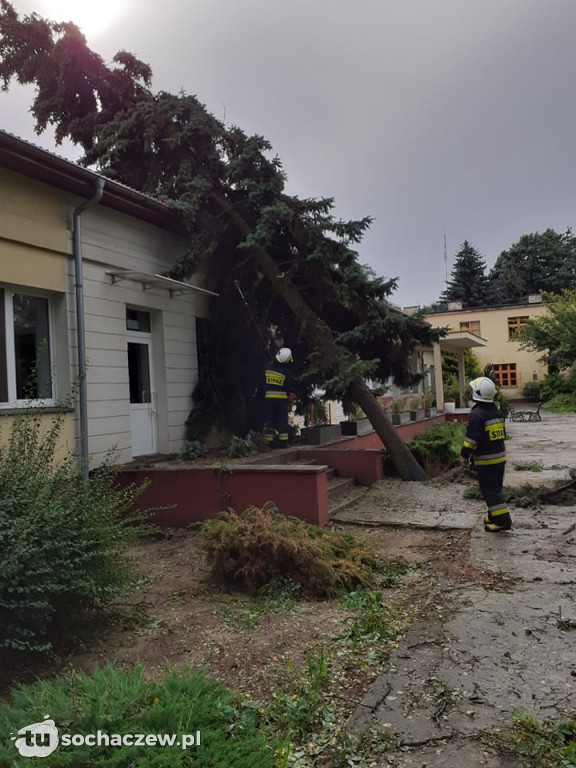 Strażacy walczą ze skutkami nocnej burzy