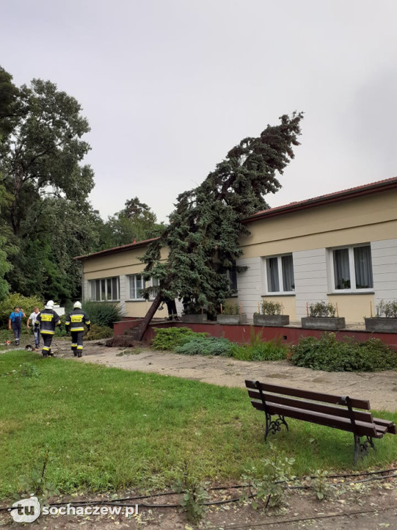 Strażacy walczą ze skutkami nocnej burzy