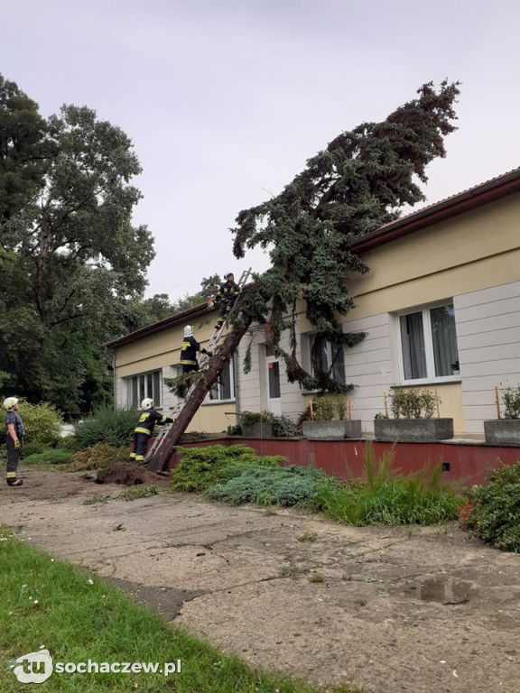 Strażacy walczą ze skutkami nocnej burzy