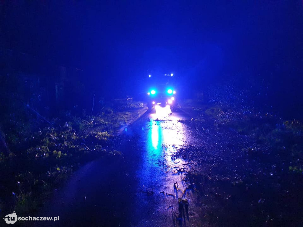 Strażacy walczą ze skutkami nocnej burzy