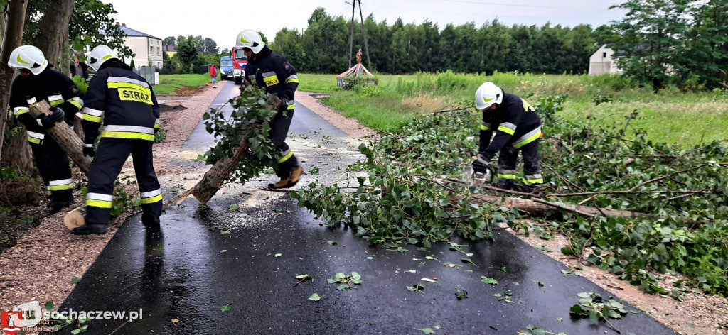 Strażacy walczą ze skutkami nocnej burzy