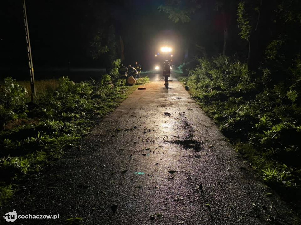 Strażacy walczą ze skutkami nocnej burzy