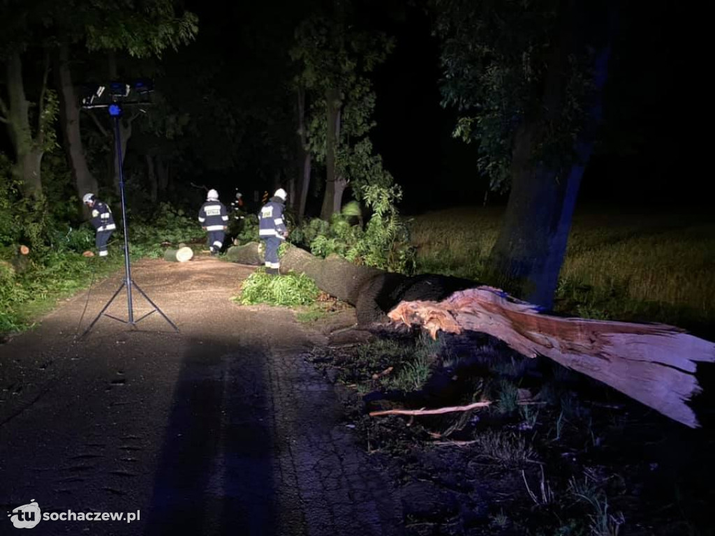 Strażacy walczą ze skutkami nocnej burzy