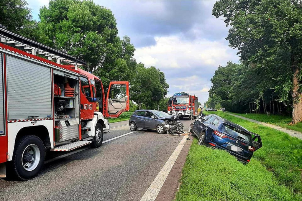 DK 92 czołowe zderzenie osobówek