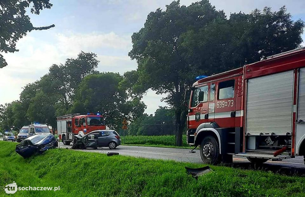 DK 92 czołowe zderzenie osobówek