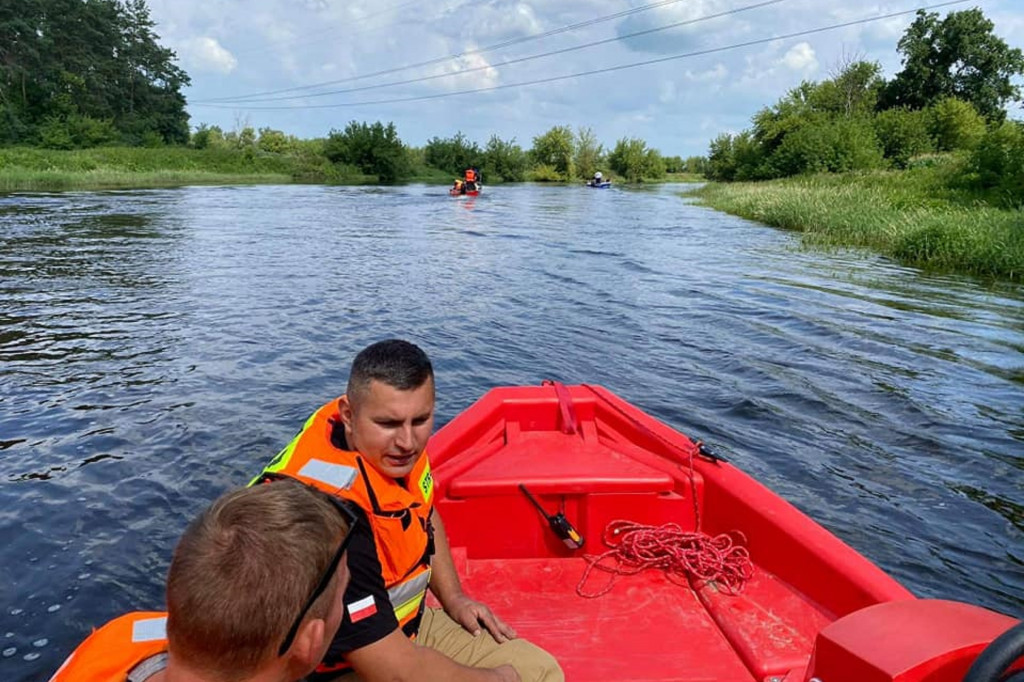Trzeci dzień poszukiwań zaginionego kajakarza na Bzurze