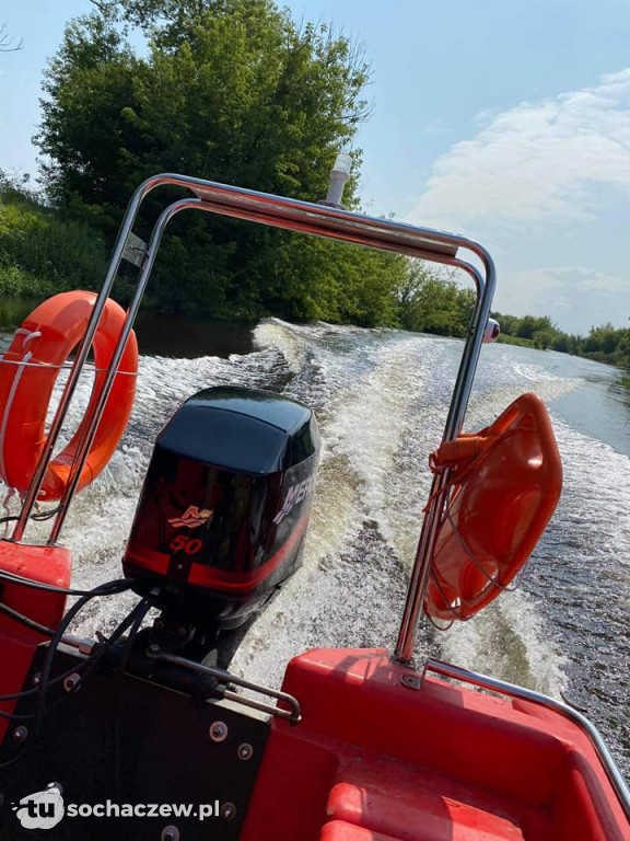 Trzeci dzień poszukiwań zaginionego kajakarza na Bzurze