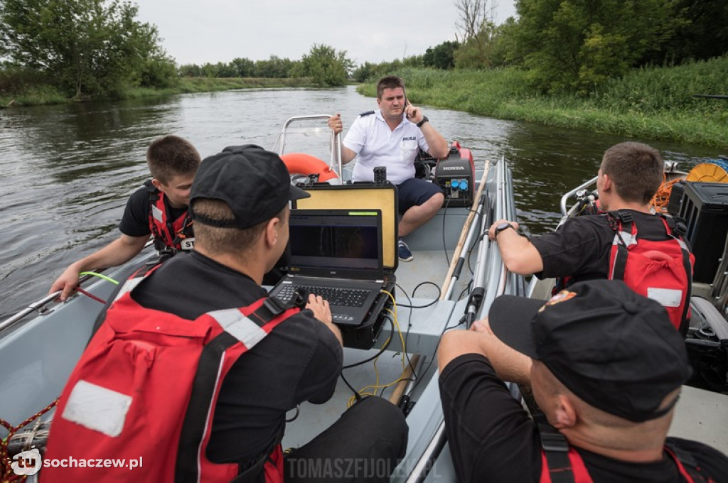Trzeci dzień poszukiwań zaginionego kajakarza na Bzurze