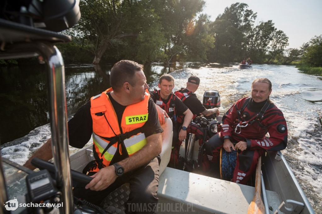 Trzeci dzień poszukiwań zaginionego kajakarza na Bzurze