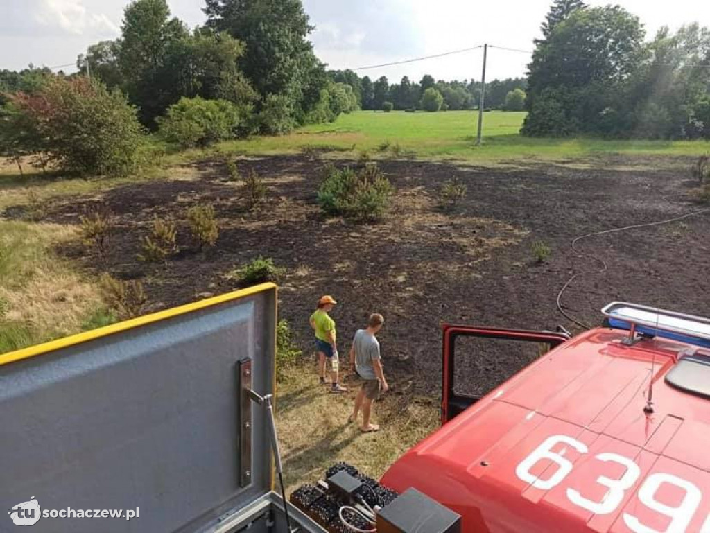 Pożar trawy. OSP Iłów w akcji