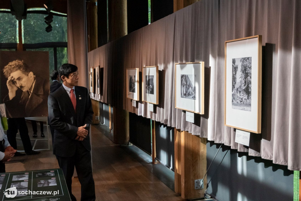 Żelazowa Wola: wizyta ambasadora Japonii