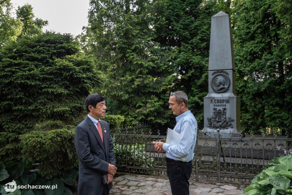 Żelazowa Wola: wizyta ambasadora Japonii
