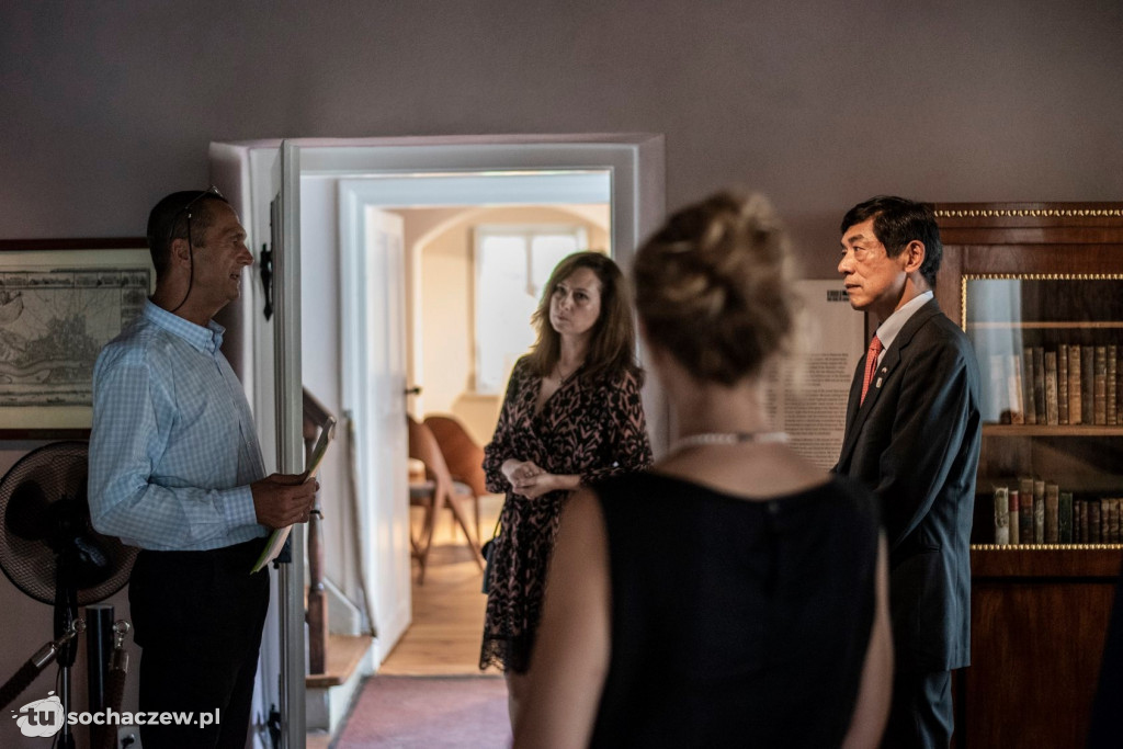 Żelazowa Wola: wizyta ambasadora Japonii