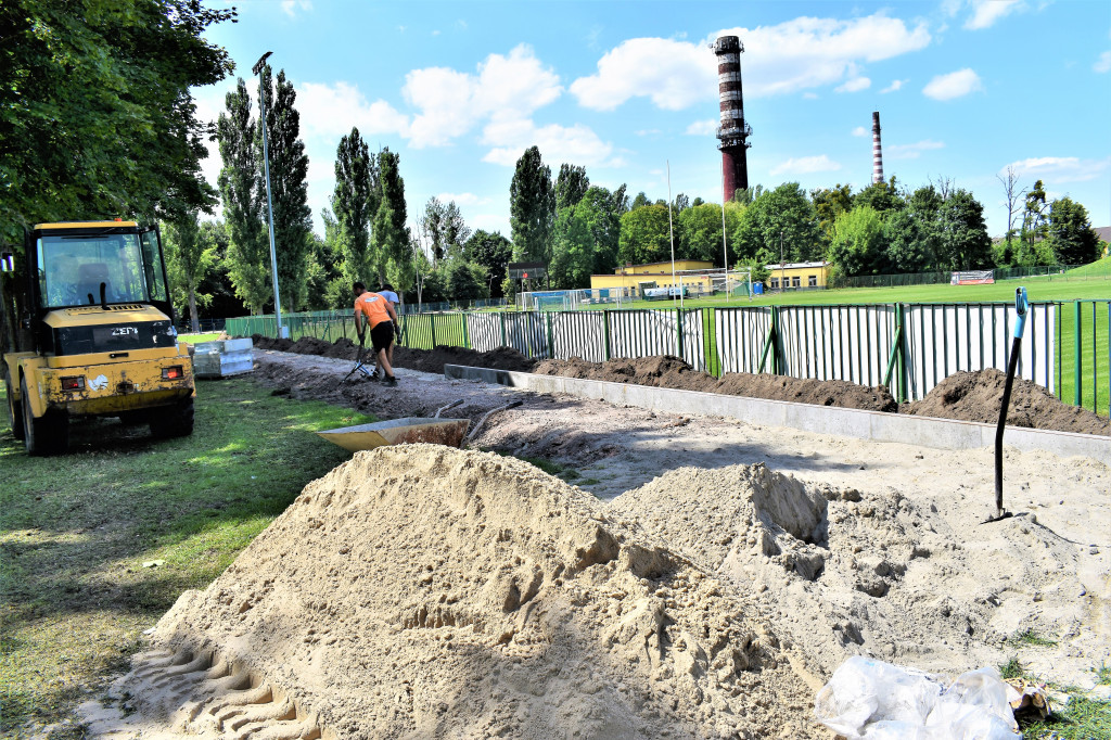 Chodaków: trwają prace na stadionie